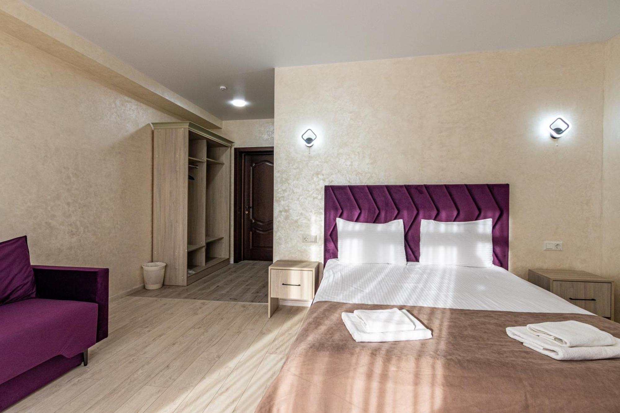 Gold Palace Wellness & Spa Boekovel Buitenkant foto