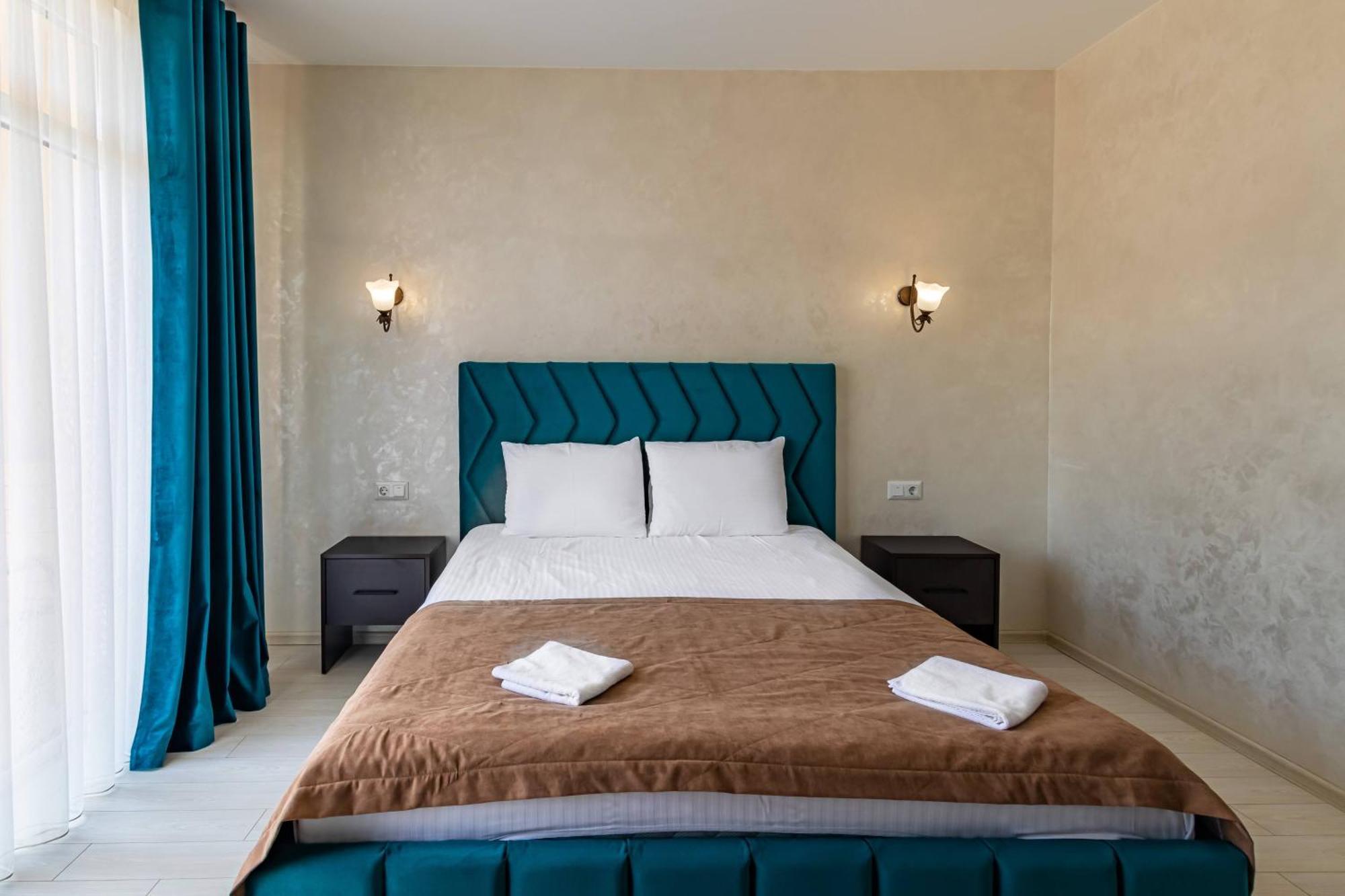 Gold Palace Wellness & Spa Boekovel Buitenkant foto