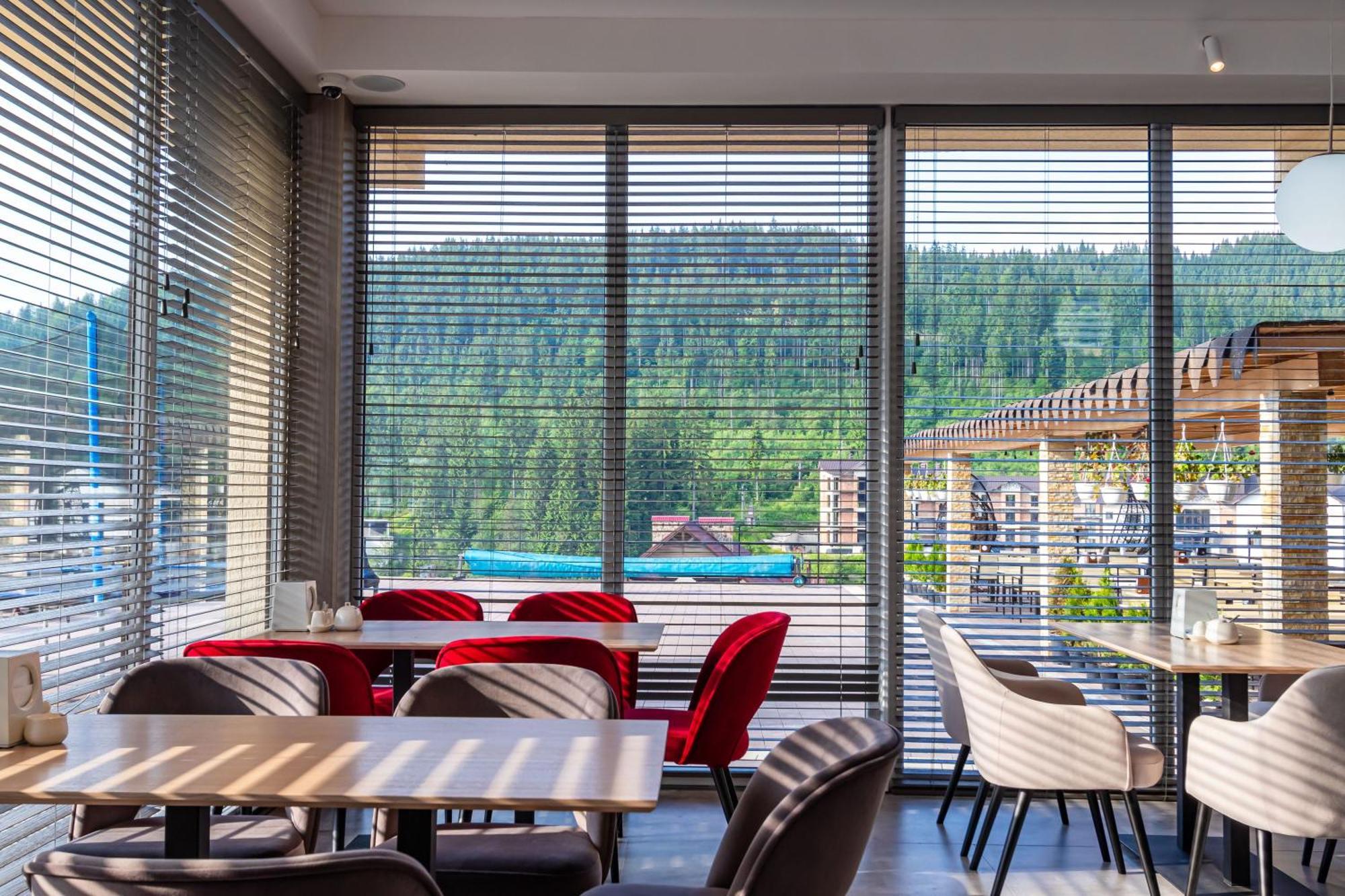 Gold Palace Wellness & Spa Boekovel Buitenkant foto