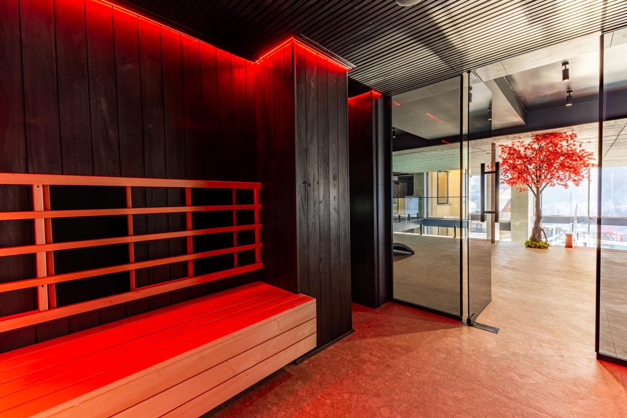Gold Palace Wellness & Spa Boekovel Buitenkant foto