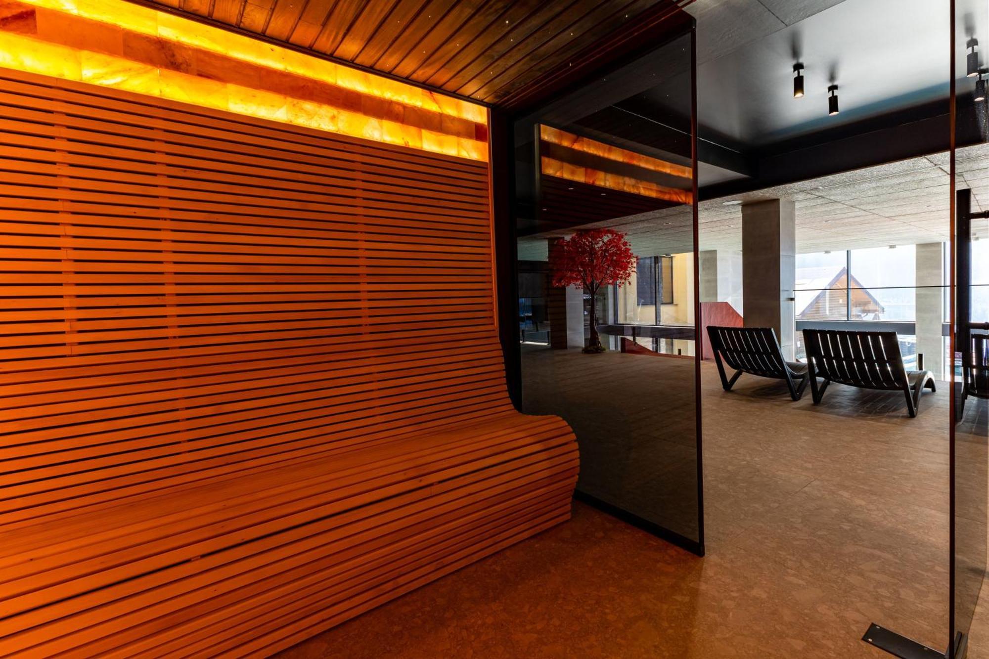 Gold Palace Wellness & Spa Boekovel Buitenkant foto