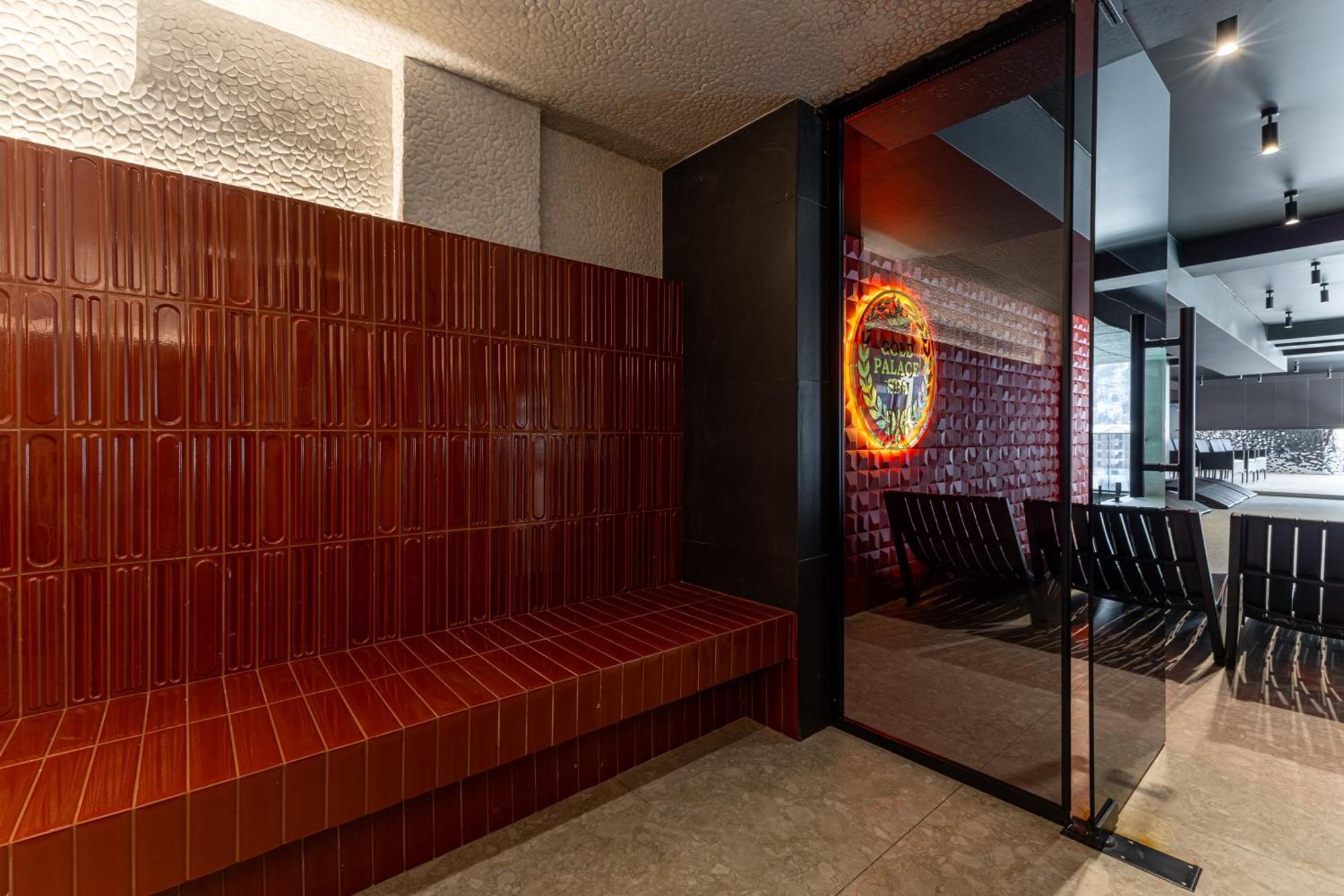 Gold Palace Wellness & Spa Boekovel Buitenkant foto