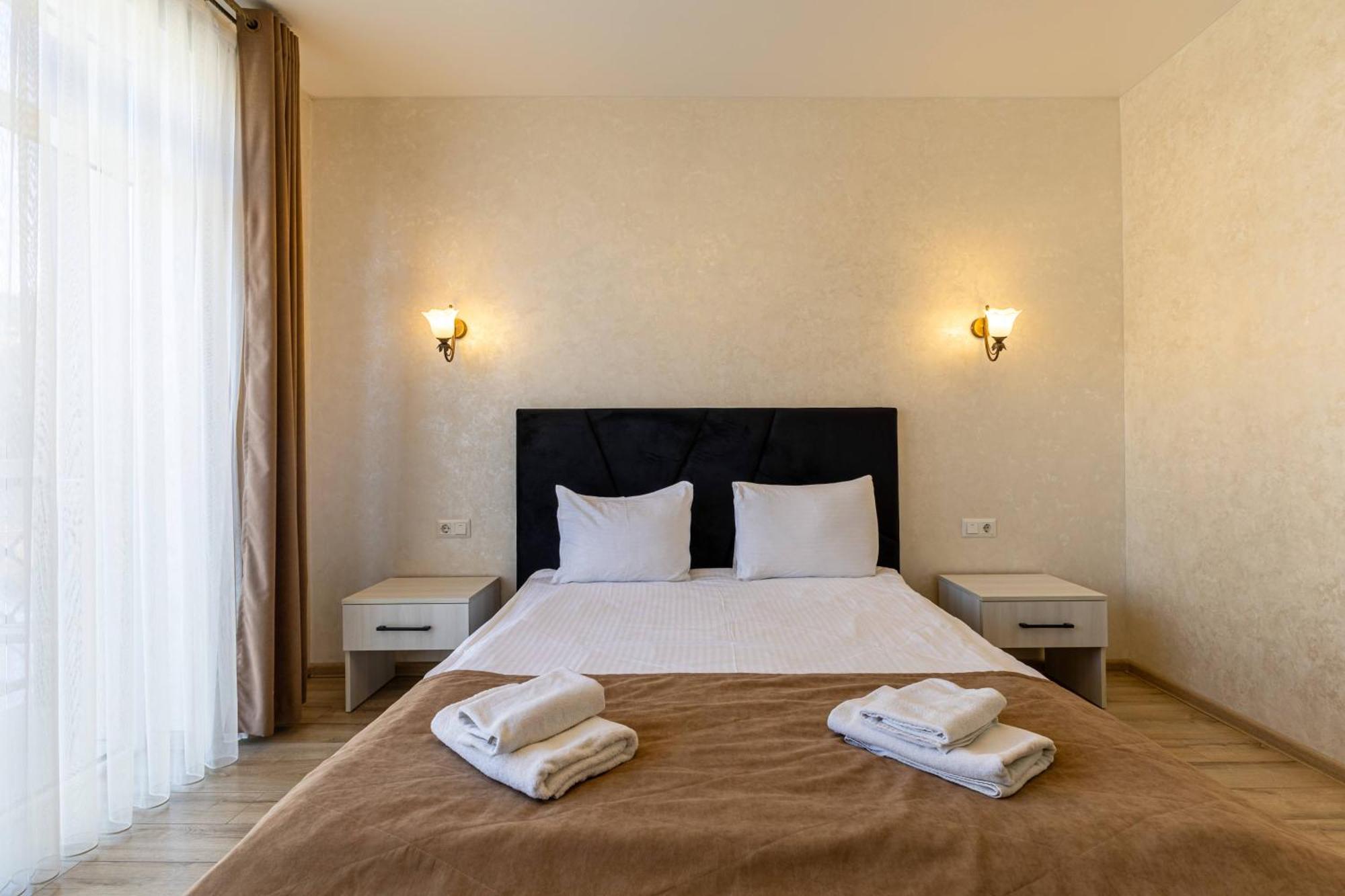 Gold Palace Wellness & Spa Boekovel Buitenkant foto
