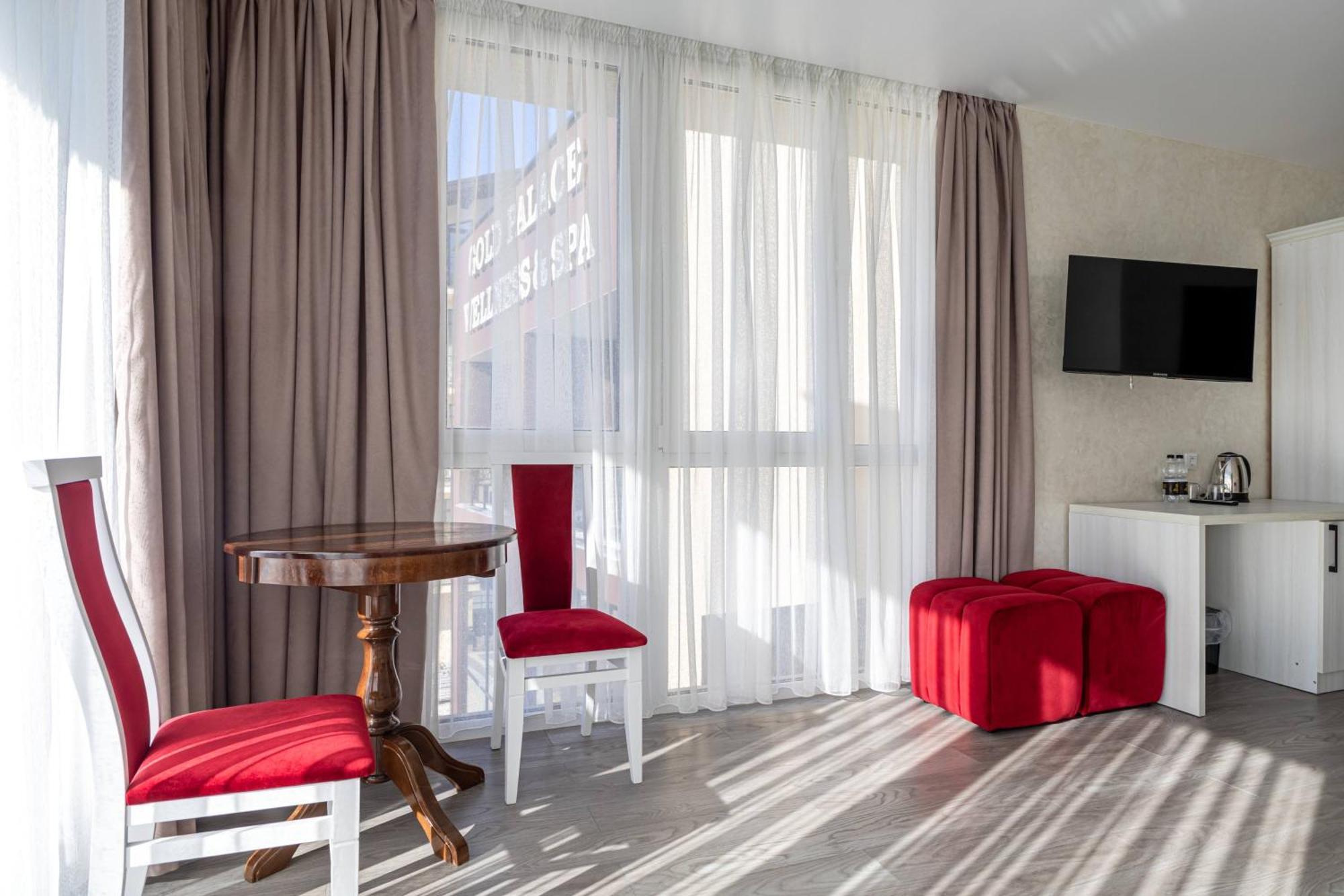 Gold Palace Wellness & Spa Boekovel Buitenkant foto
